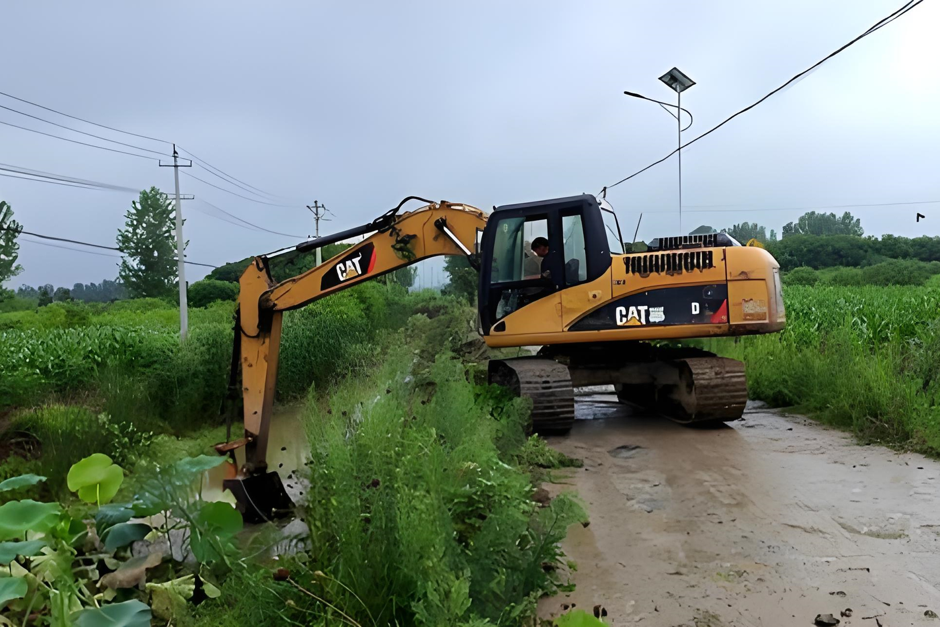 貴州沼澤地灘涂清淤公司有哪些-船挖清淤單價(jià)是多少？